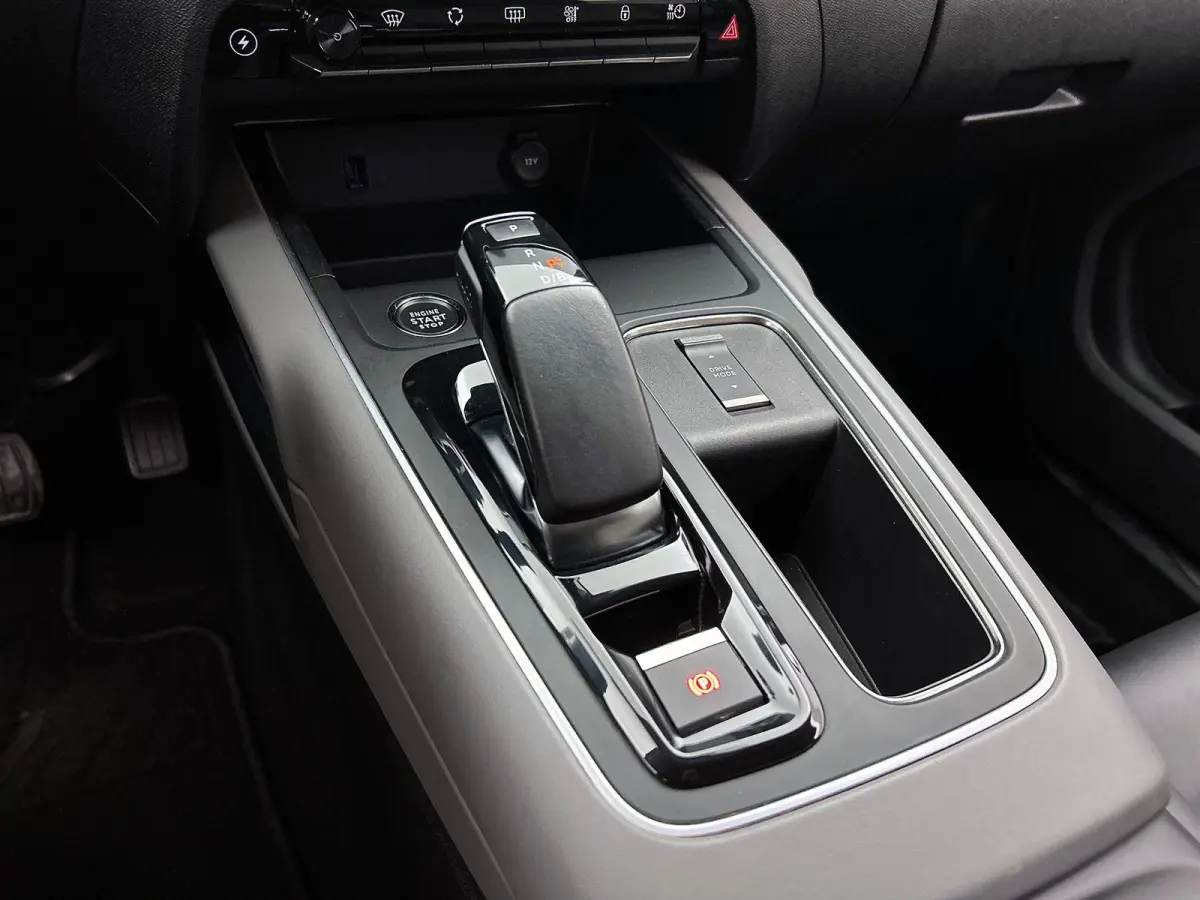 1.6 Plug-in Hybrid 225 Business CAMERA | NAVI & CARPLAY | AD-CRUISE