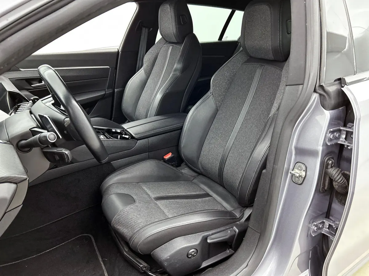 1.6 HYbrid 225 Allure CAMERA | NAVI & CARPLAY | VIRTUAL