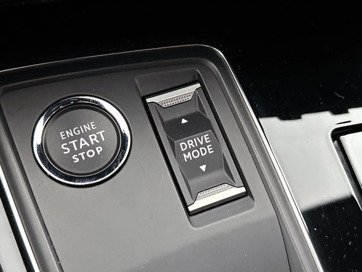 1.6 HYbrid 225 Allure CAMERA | NAVI & CARPLAY | VIRTUAL