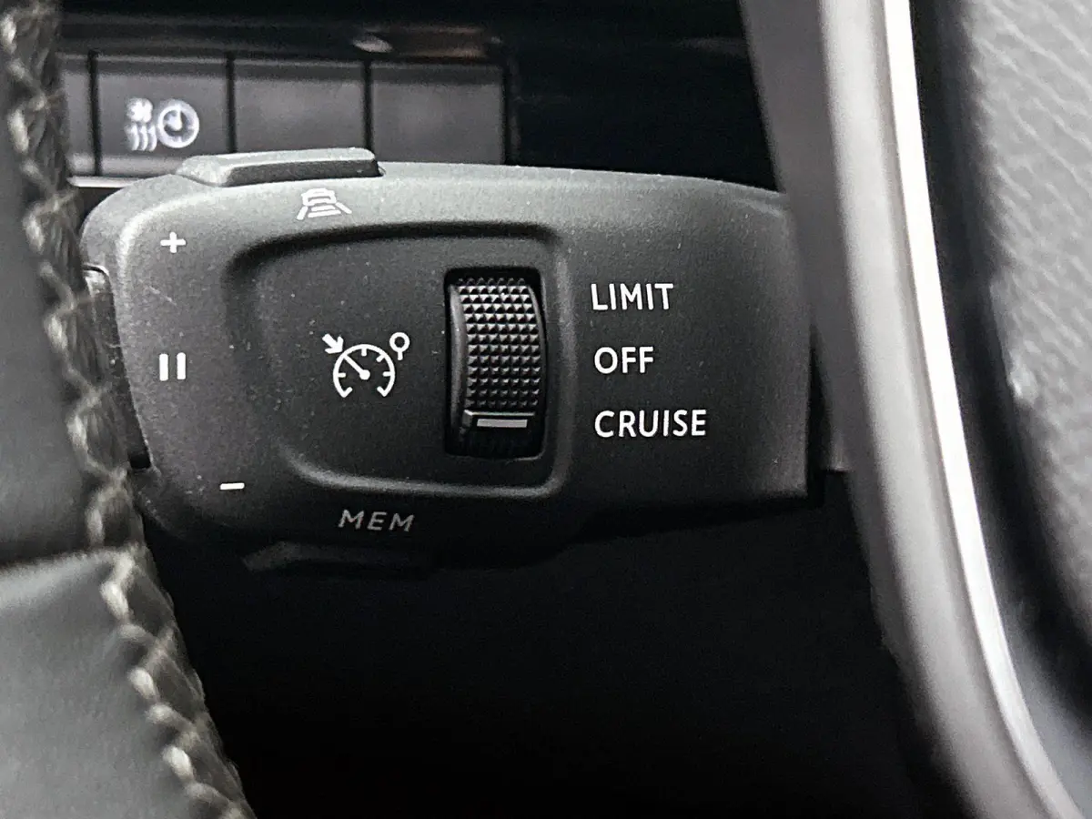 1.6 HYbrid 225 Allure CAMERA | NAVI & CARPLAY | VIRTUAL