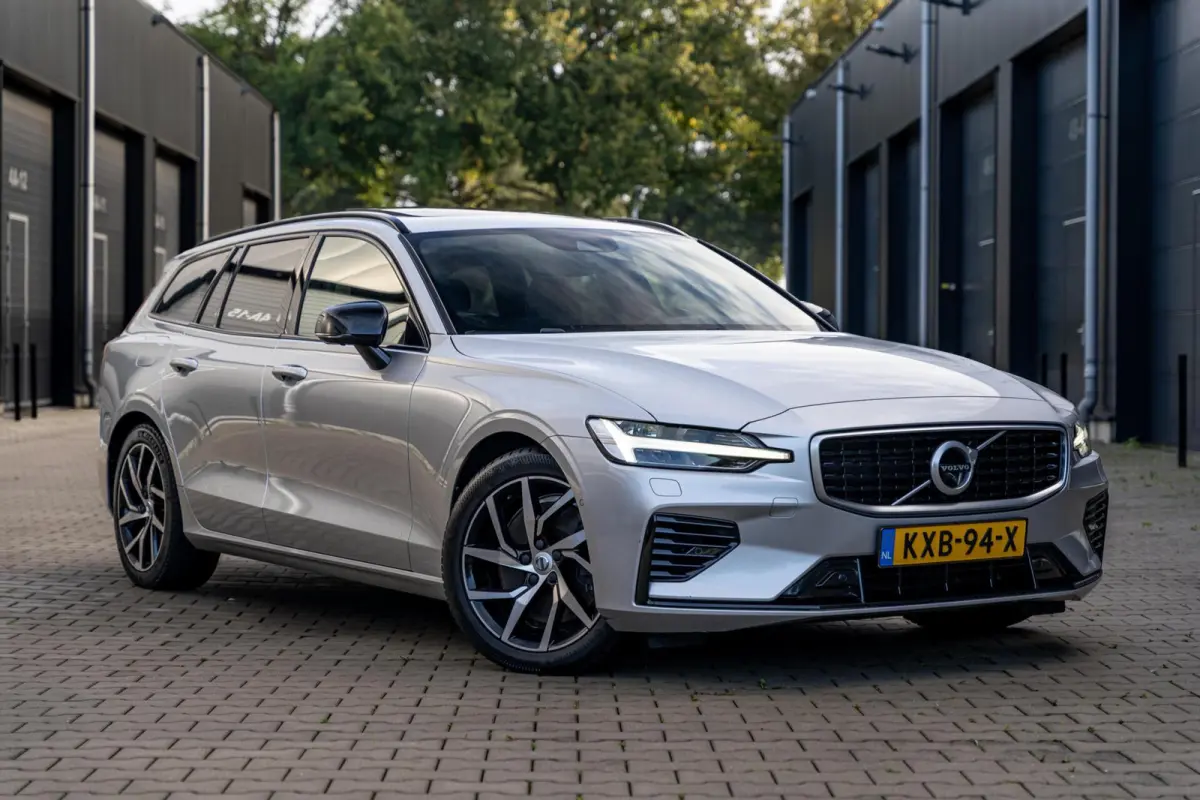 2.0 T6 AWD R-Design *Pano* H&K* HUD* Stoelventilatie*