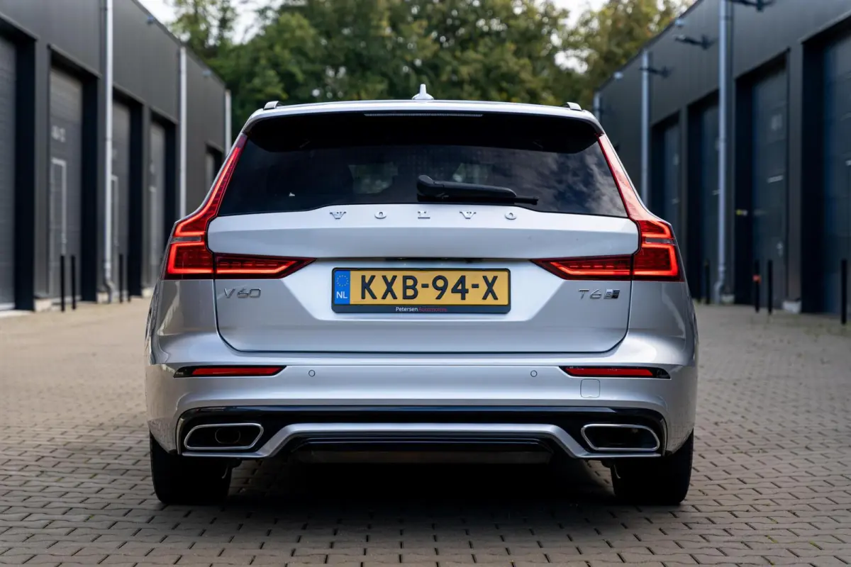 2.0 T6 AWD R-Design *Pano* H&K* HUD* Stoelventilatie*
