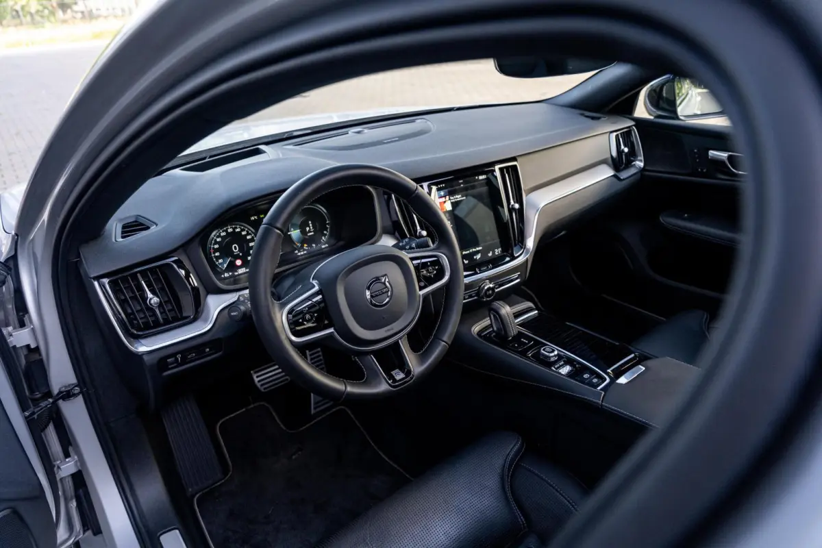 2.0 T6 AWD R-Design *Pano* H&K* HUD* Stoelventilatie*