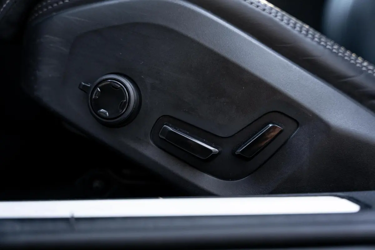 2.0 T6 AWD R-Design *Pano* H&K* HUD* Stoelventilatie*