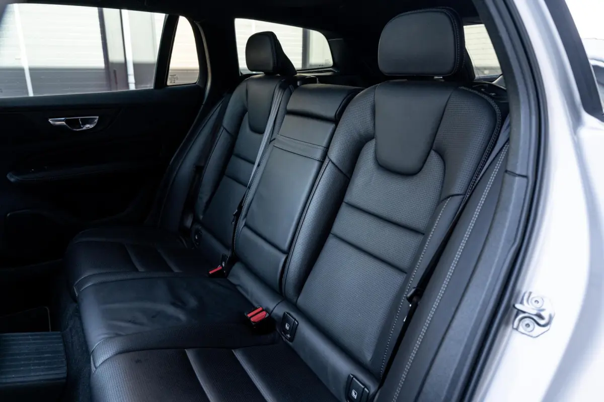 2.0 T6 AWD R-Design *Pano* H&K* HUD* Stoelventilatie*