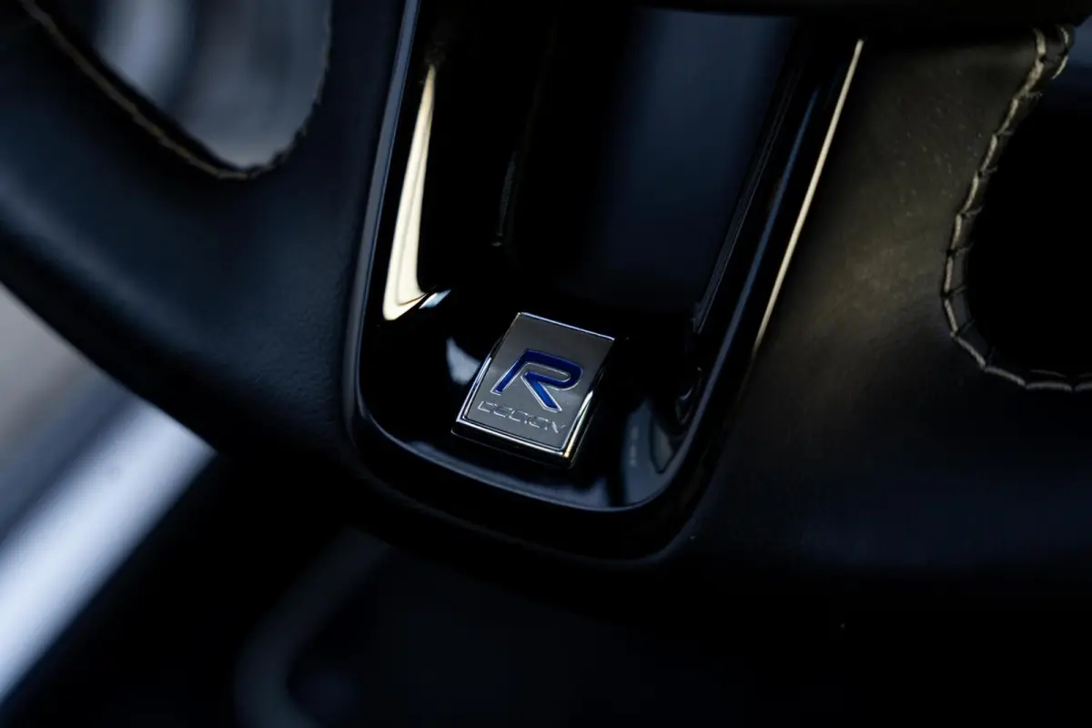 2.0 T6 AWD R-Design *Pano* H&K* HUD* Stoelventilatie*