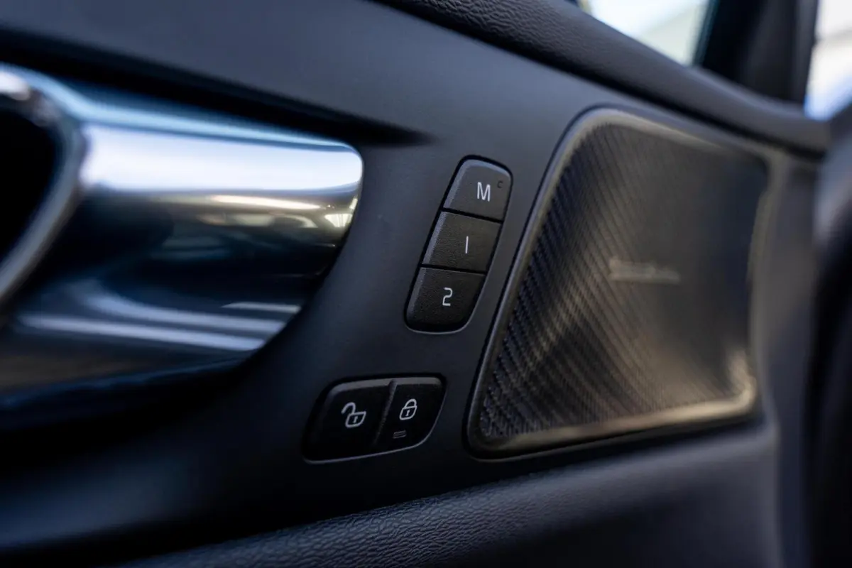 2.0 T6 AWD R-Design *Pano* H&K* HUD* Stoelventilatie*
