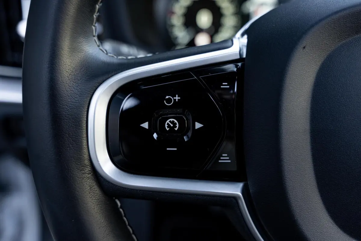 2.0 T6 AWD R-Design *Pano* H&K* HUD* Stoelventilatie*