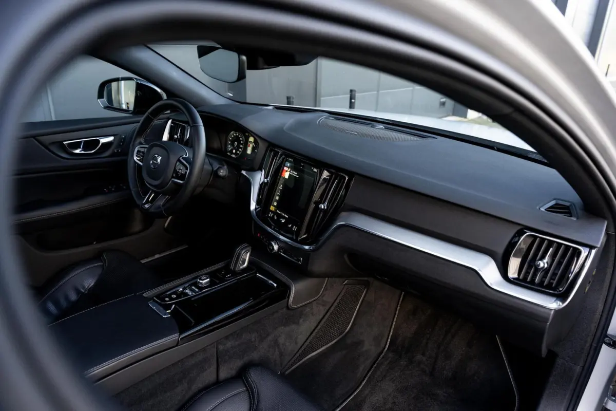 2.0 T6 AWD R-Design *Pano* H&K* HUD* Stoelventilatie*