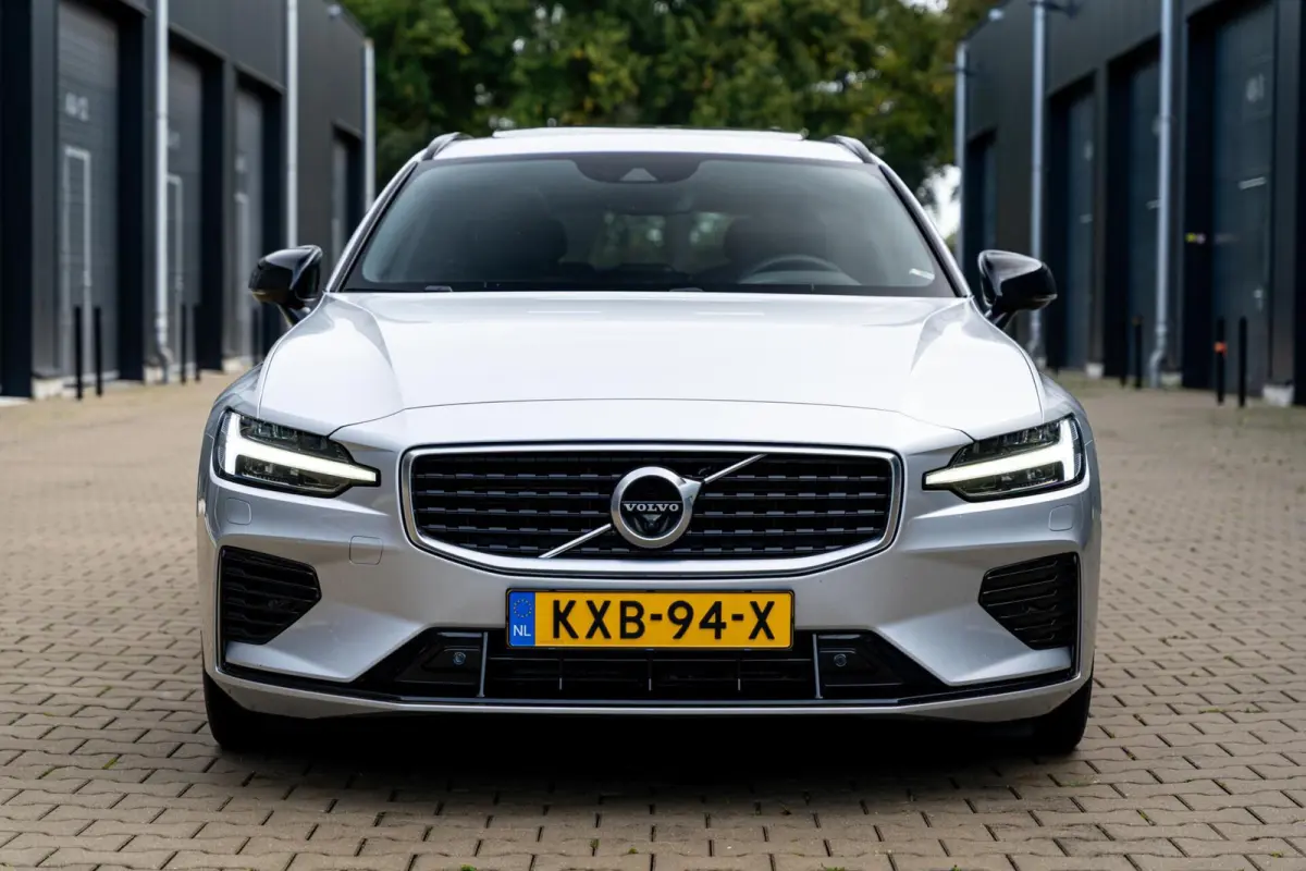 2.0 T6 AWD R-Design *Pano* H&K* HUD* Stoelventilatie*