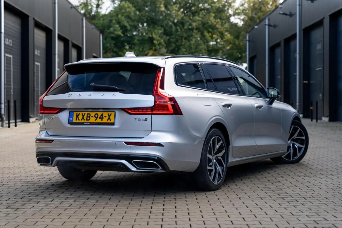 2.0 T6 AWD R-Design *Pano* H&K* HUD* Stoelventilatie*