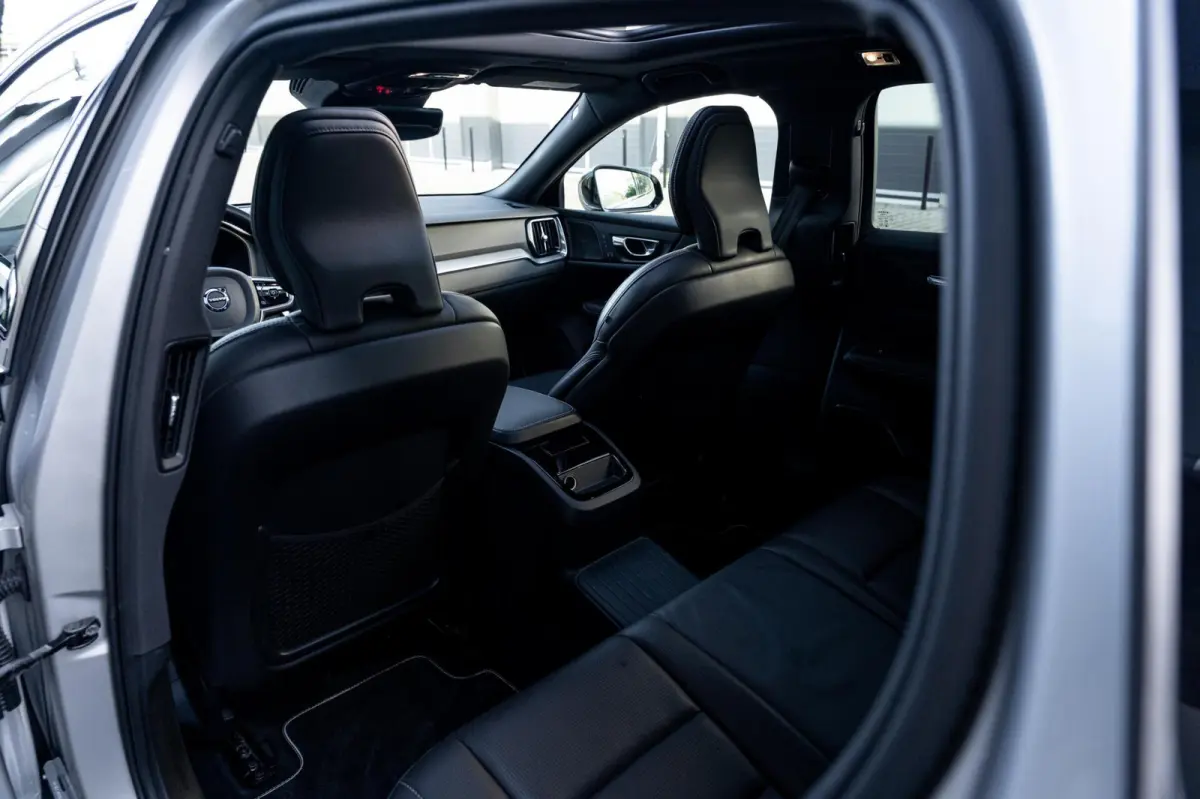 2.0 T6 AWD R-Design *Pano* H&K* HUD* Stoelventilatie*