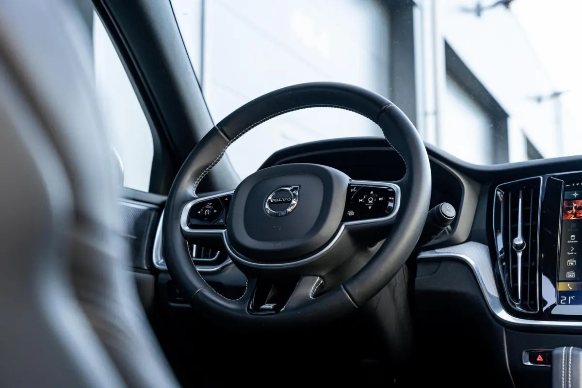 2.0 T6 AWD R-Design *Pano* H&K* HUD* Stoelventilatie*
