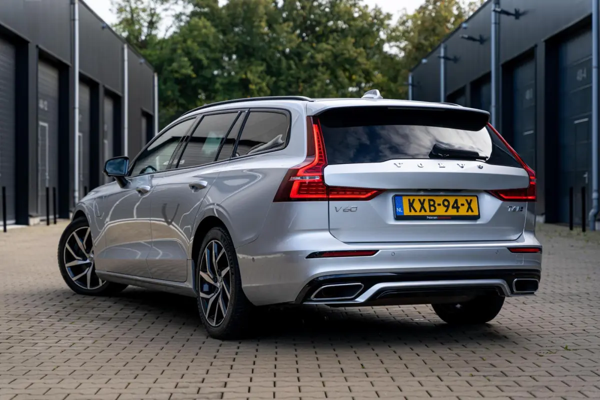 2.0 T6 AWD R-Design *Pano* H&K* HUD* Stoelventilatie*