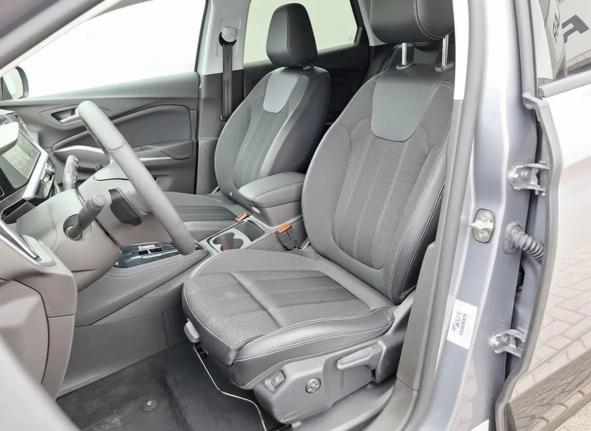 1.6 Turbo Plug-In Hybrid Business Edition | Navi | Winterpakket | Camera achter | Climate en cruise control | LED Koplampen |