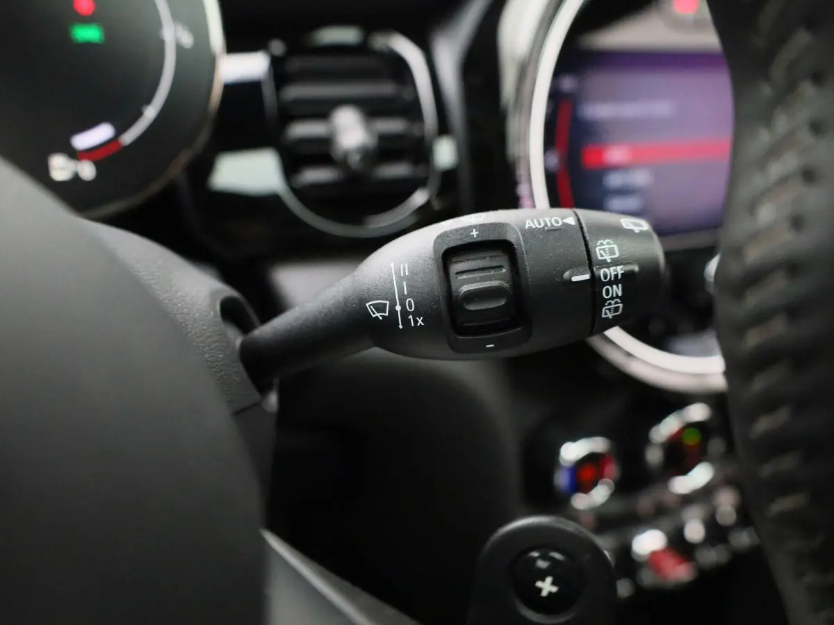 2.0 Cooper S John Cooper Works | Automaat| Panoramadak | Climate Control | Cruise Control | Stoelverwarming | Achteruitrijcamera |