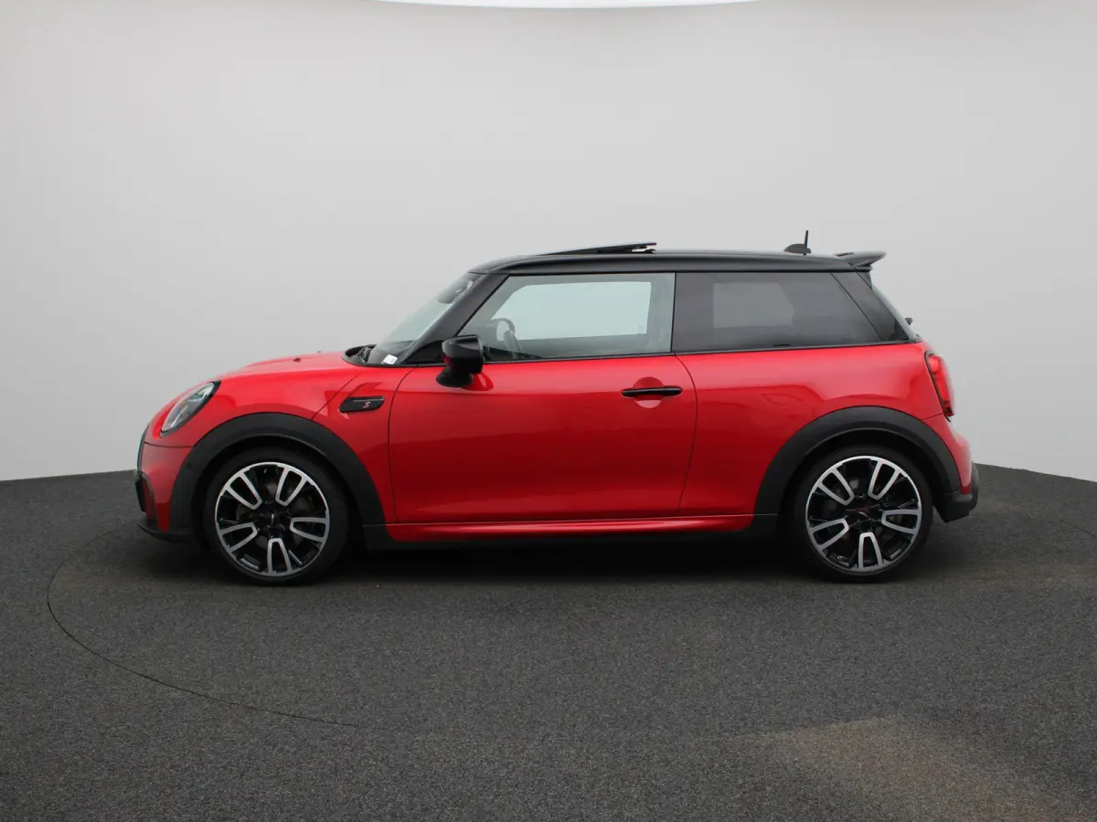 2.0 Cooper S John Cooper Works | Automaat| Panoramadak | Climate Control | Cruise Control | Stoelverwarming | Achteruitrijcamera |