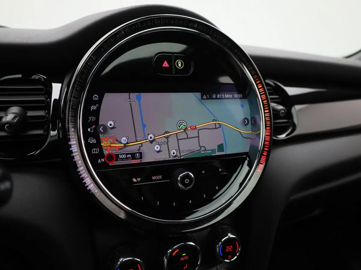 2.0 Cooper S John Cooper Works | Automaat| Panoramadak | Climate Control | Cruise Control | Stoelverwarming | Achteruitrijcamera |