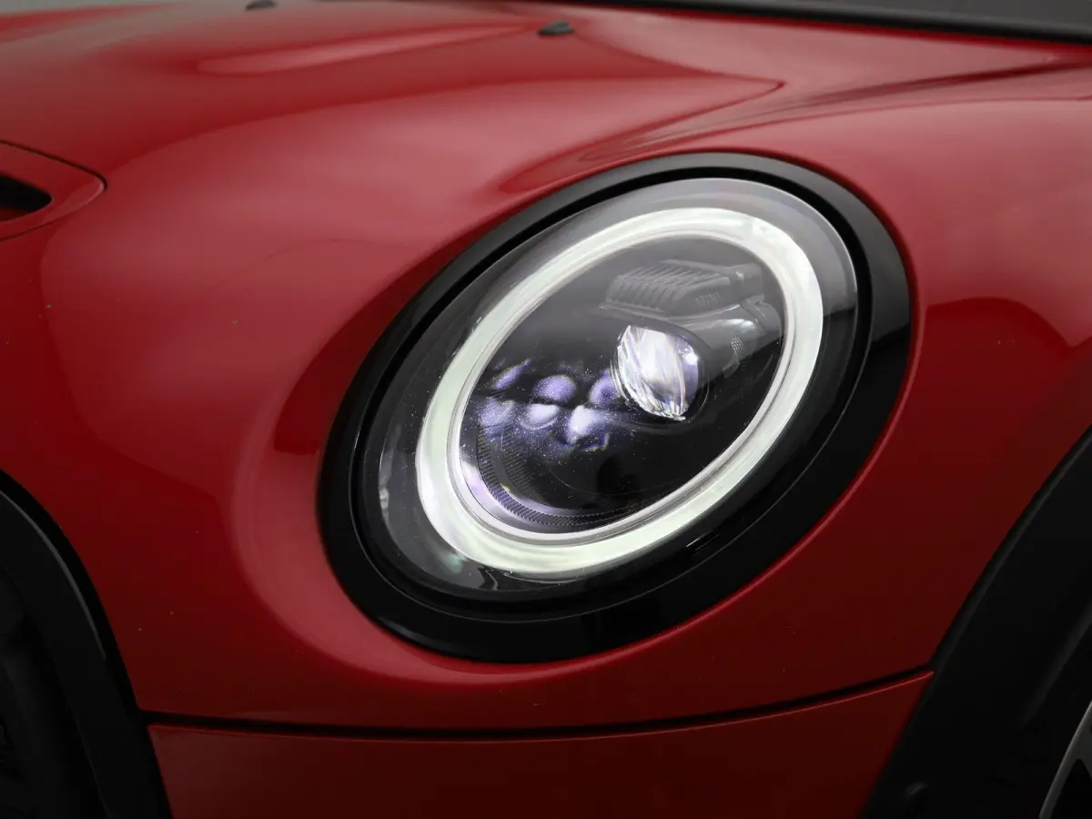 2.0 Cooper S John Cooper Works | Automaat| Panoramadak | Climate Control | Cruise Control | Stoelverwarming | Achteruitrijcamera |