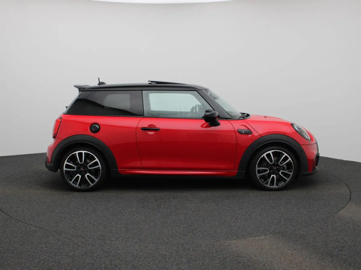2.0 Cooper S John Cooper Works | Automaat| Panoramadak | Climate Control | Cruise Control | Stoelverwarming | Achteruitrijcamera |
