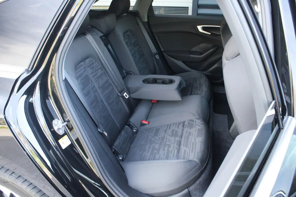 40 TFSI 204pk quattro Advanced Edition | Trekhaak | Stoelverwarming | Elek. Verst. Stoelen | Achteruitrijcamera | Privacy Glas | Apple Carplay & Android Auto