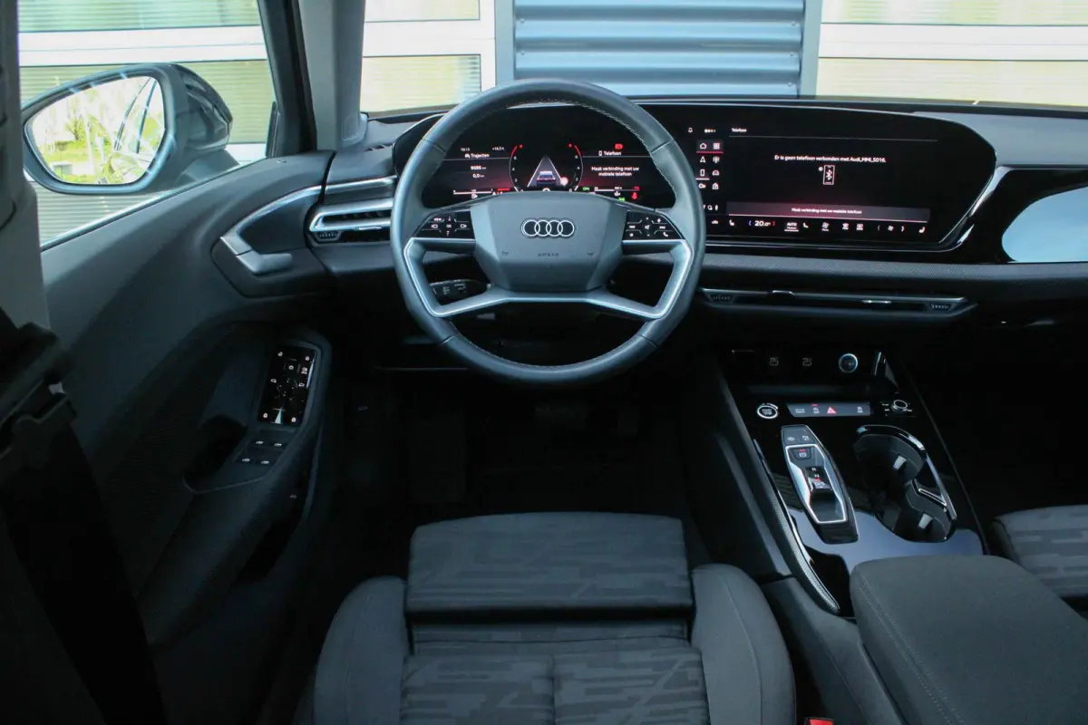 40 TFSI 204pk quattro Advanced Edition | Trekhaak | Stoelverwarming | Elek. Verst. Stoelen | Achteruitrijcamera | Privacy Glas | Apple Carplay & Android Auto