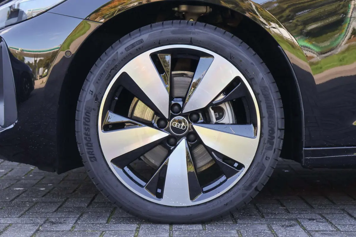 40 TFSI 204pk quattro Advanced Edition | Trekhaak | Stoelverwarming | Elek. Verst. Stoelen | Achteruitrijcamera | Privacy Glas | Apple Carplay & Android Auto