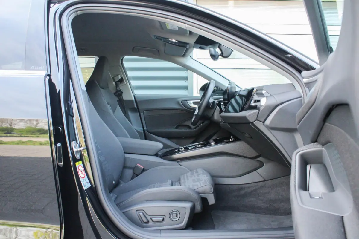 40 TFSI 204pk quattro Advanced Edition | Trekhaak | Stoelverwarming | Elek. Verst. Stoelen | Achteruitrijcamera | Privacy Glas | Apple Carplay & Android Auto