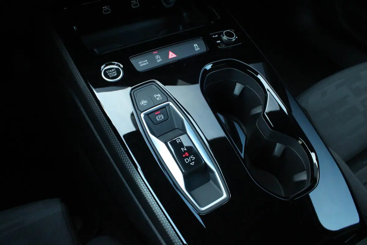 40 TFSI 204pk quattro Advanced Edition | Trekhaak | Stoelverwarming | Elek. Verst. Stoelen | Achteruitrijcamera | Privacy Glas | Apple Carplay & Android Auto