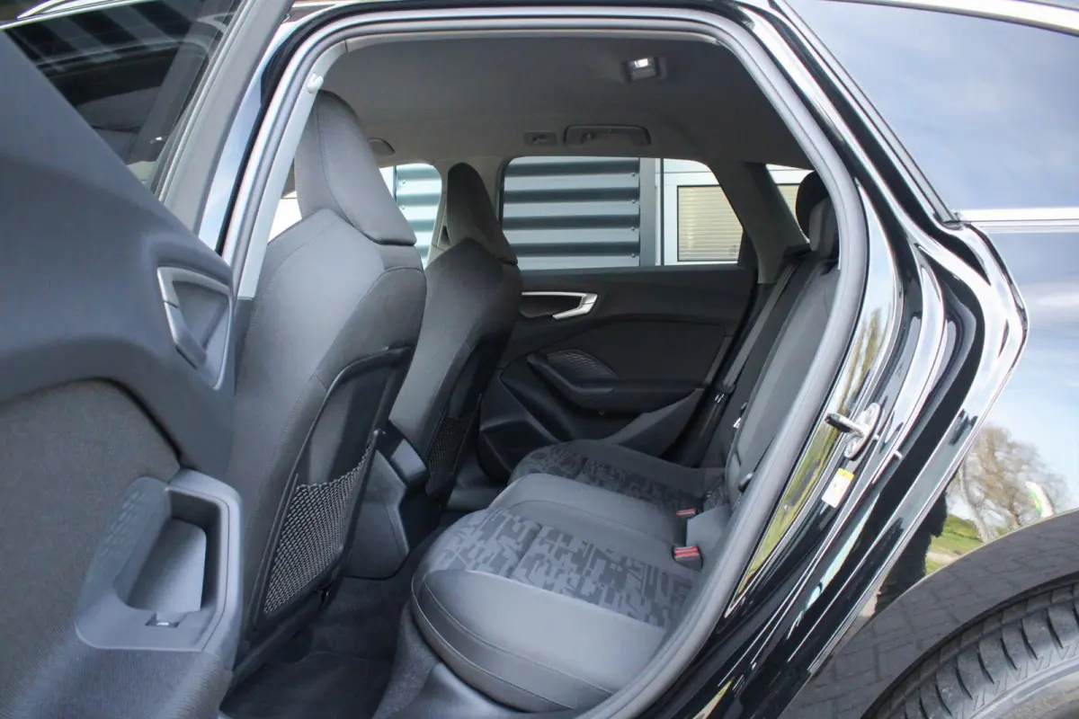 40 TFSI 204pk quattro Advanced Edition | Trekhaak | Stoelverwarming | Elek. Verst. Stoelen | Achteruitrijcamera | Privacy Glas | Apple Carplay & Android Auto