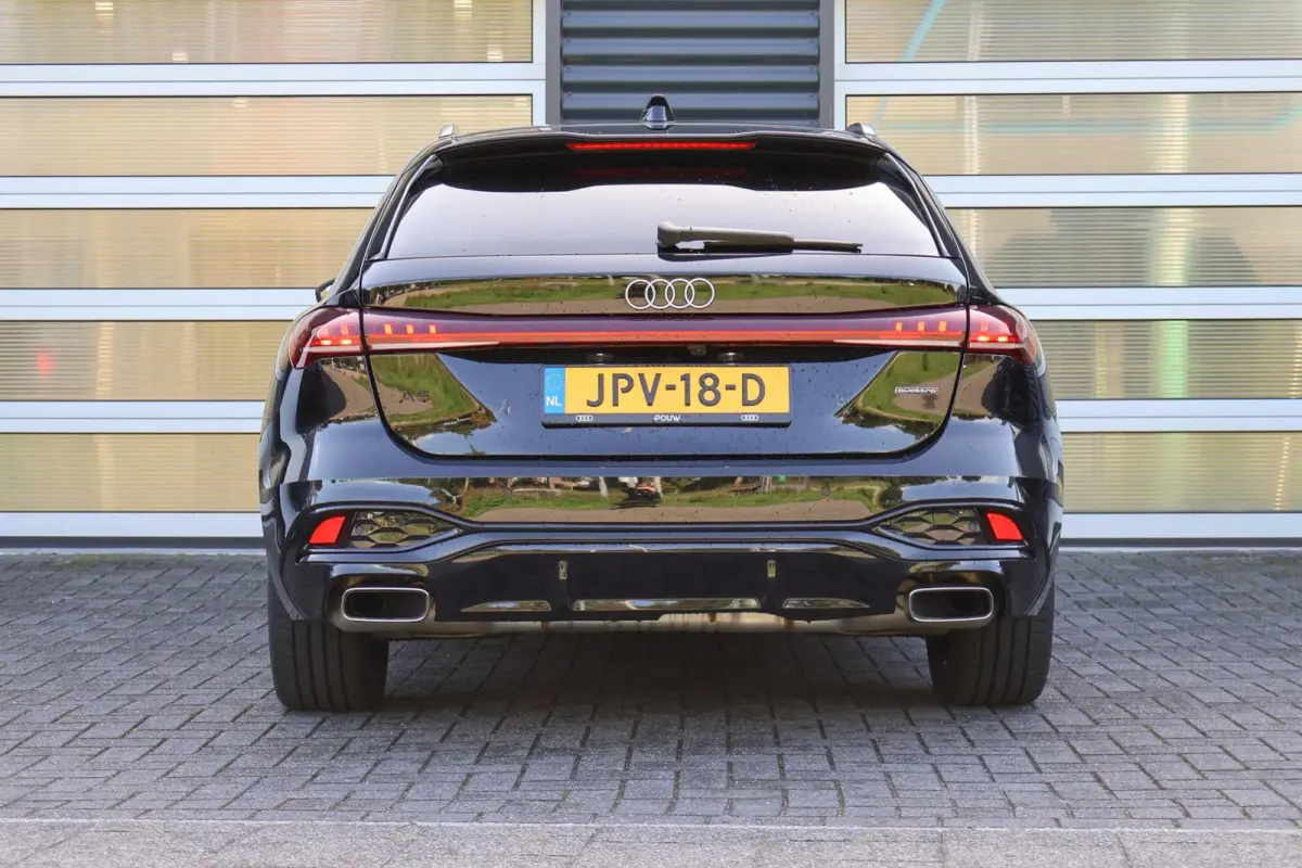 40 TFSI 204pk quattro Advanced Edition | Trekhaak | Stoelverwarming | Elek. Verst. Stoelen | Achteruitrijcamera | Privacy Glas | Apple Carplay & Android Auto