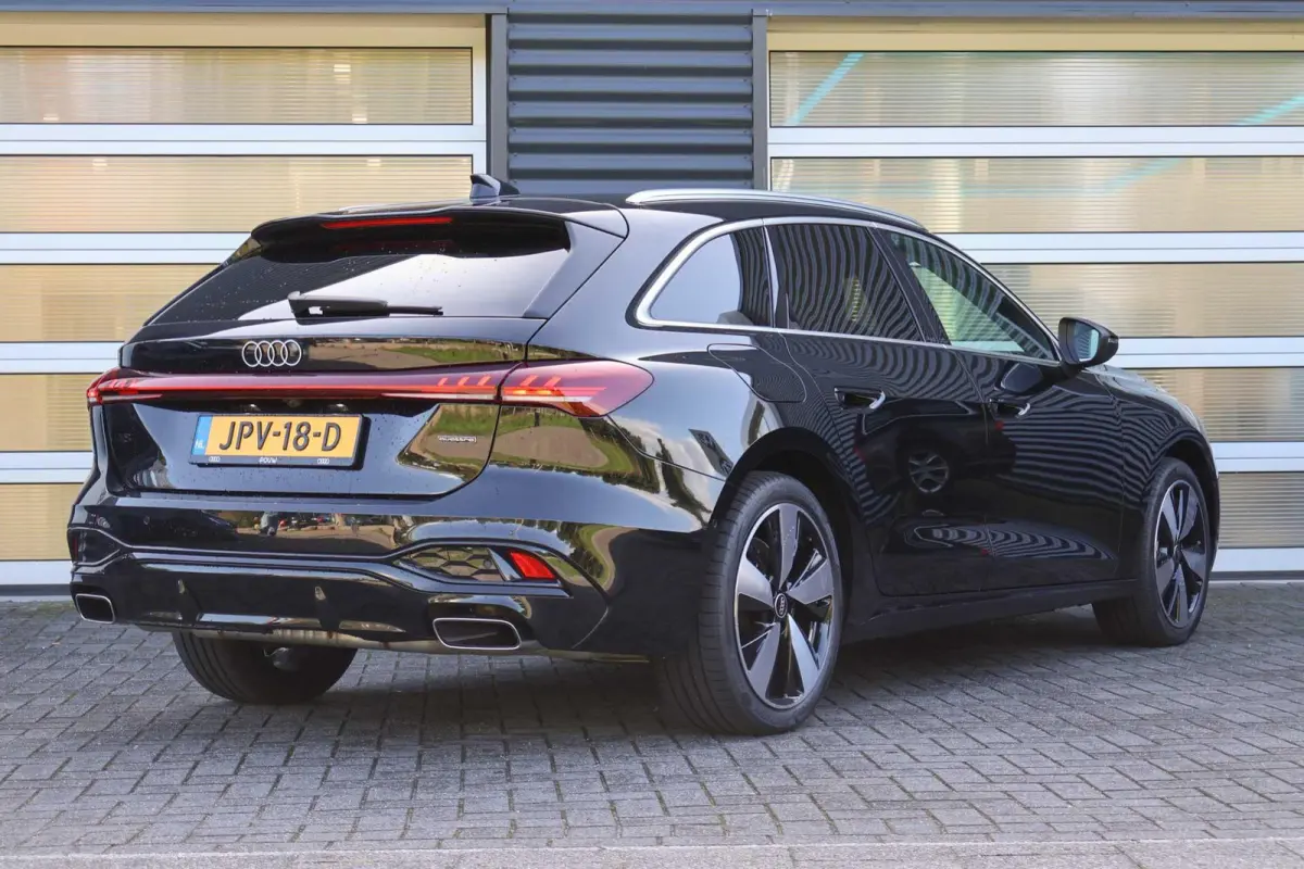 40 TFSI 204pk quattro Advanced Edition | Trekhaak | Stoelverwarming | Elek. Verst. Stoelen | Achteruitrijcamera | Privacy Glas | Apple Carplay & Android Auto