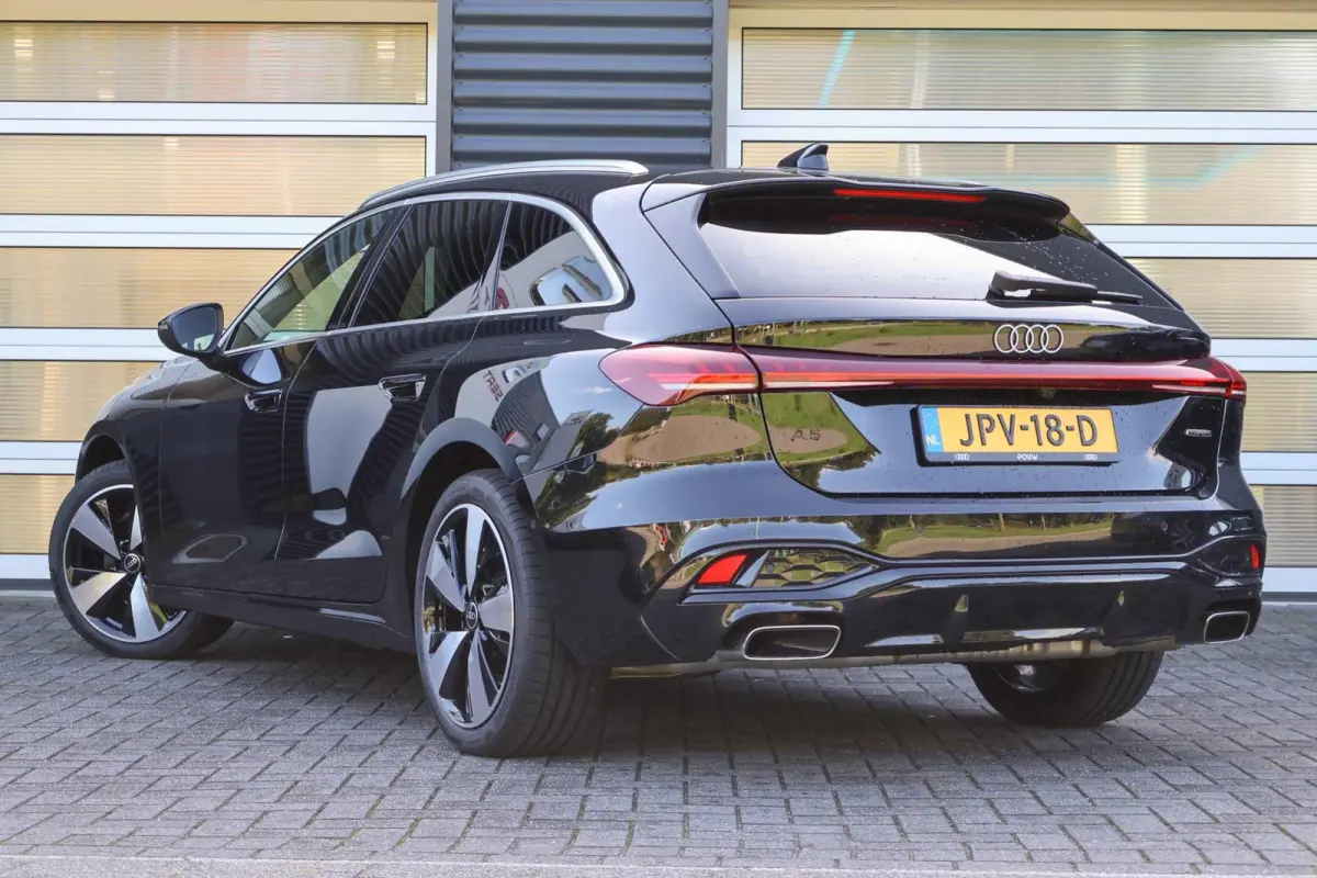 40 TFSI 204pk quattro Advanced Edition | Trekhaak | Stoelverwarming | Elek. Verst. Stoelen | Achteruitrijcamera | Privacy Glas | Apple Carplay & Android Auto