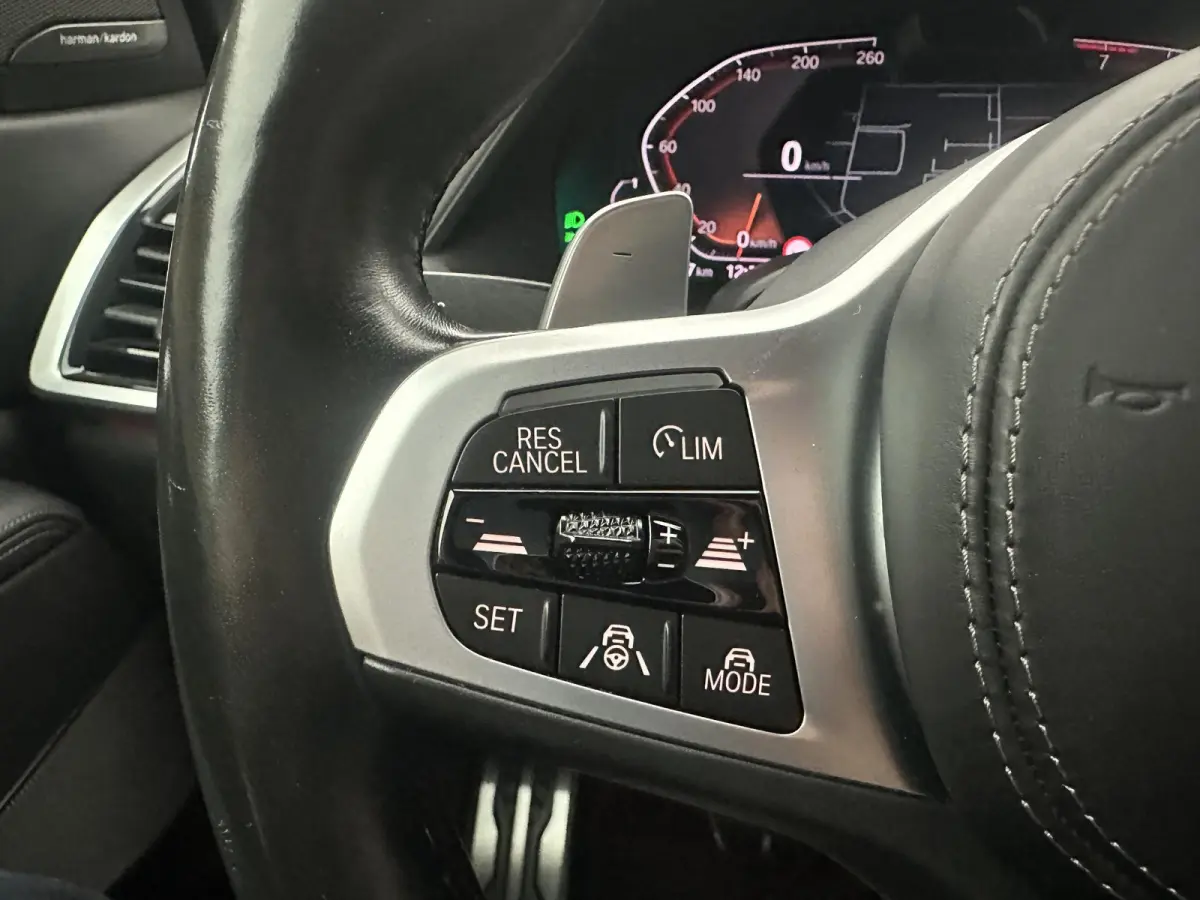 xDrive40i High Executive Pano| Harman Kardon| 360 camera