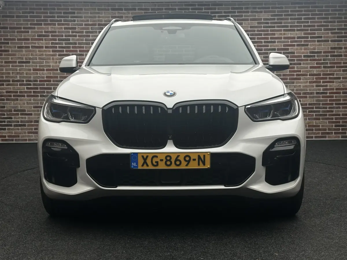 xDrive40i High Executive Pano| Harman Kardon| 360 camera