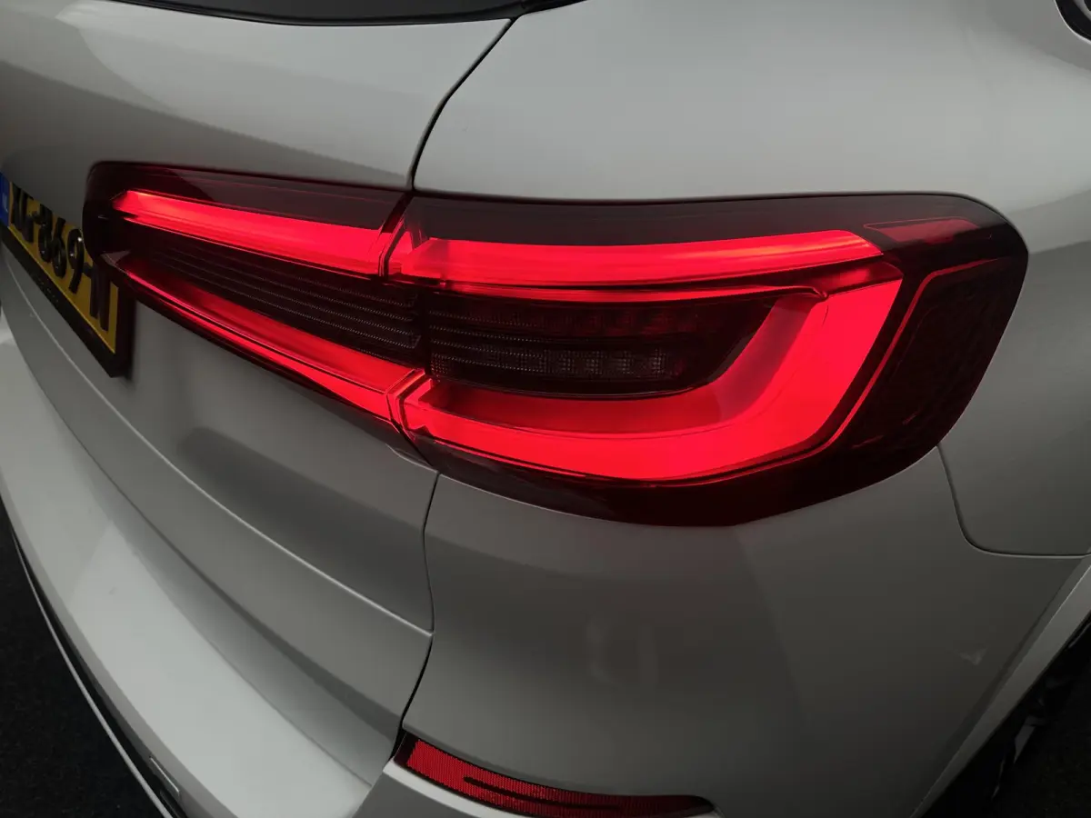 xDrive40i High Executive Pano| Harman Kardon| 360 camera