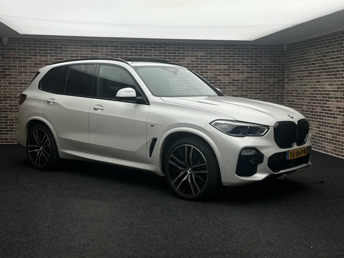 xDrive40i High Executive Pano| Harman Kardon| 360 camera