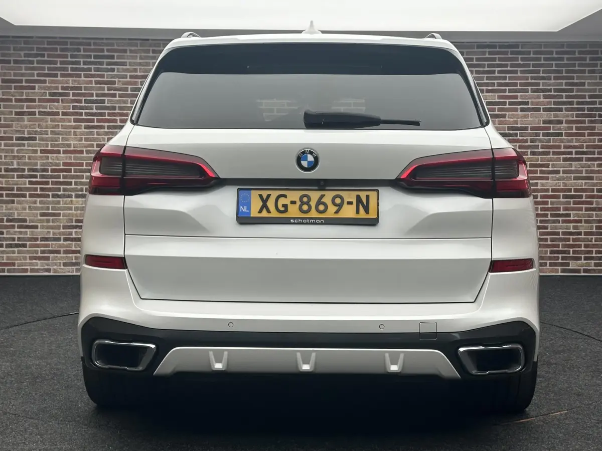 xDrive40i High Executive Pano| Harman Kardon| 360 camera