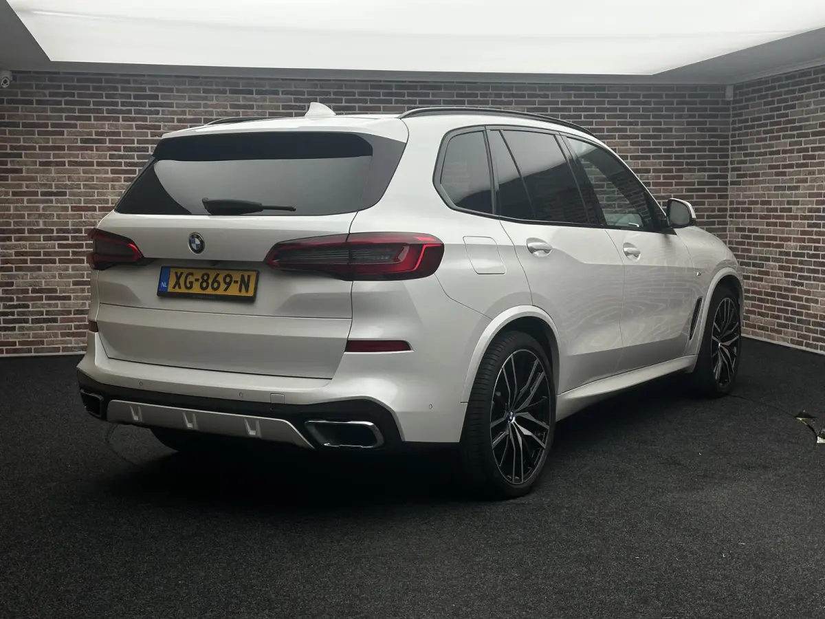 xDrive40i High Executive Pano| Harman Kardon| 360 camera
