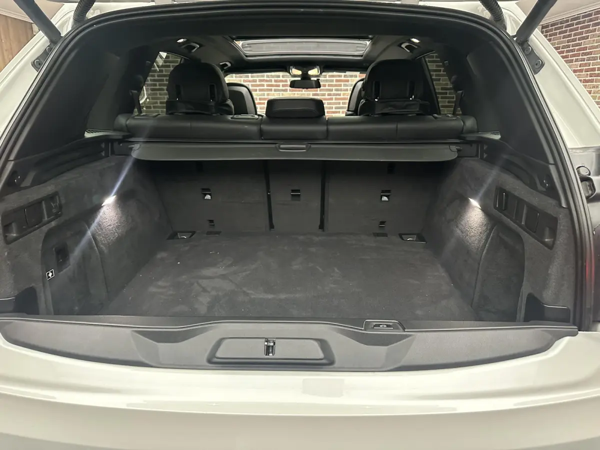 xDrive40i High Executive Pano| Harman Kardon| 360 camera