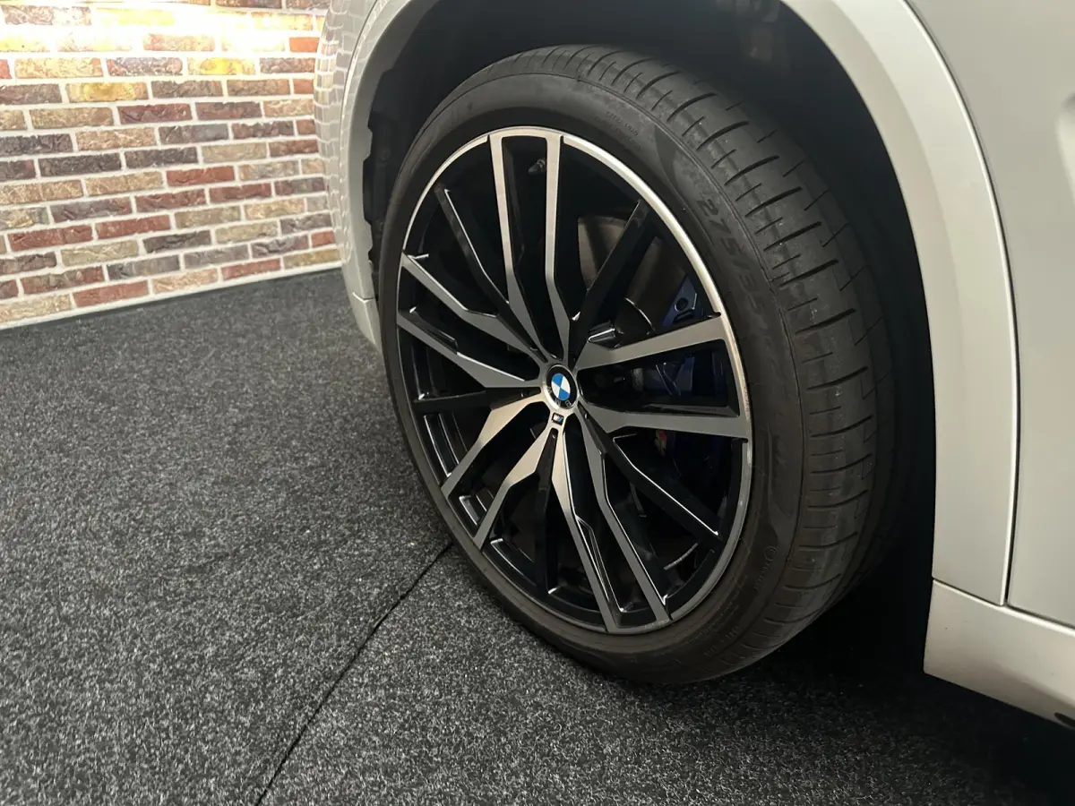 xDrive40i High Executive Pano| Harman Kardon| 360 camera