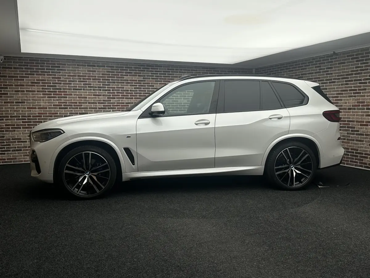 xDrive40i High Executive Pano| Harman Kardon| 360 camera