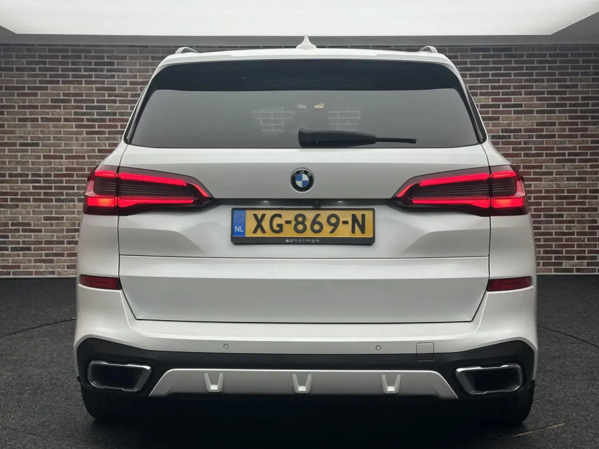 xDrive40i High Executive Pano| Harman Kardon| 360 camera