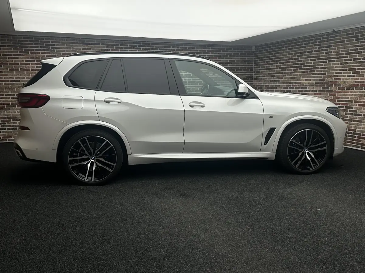 xDrive40i High Executive Pano| Harman Kardon| 360 camera