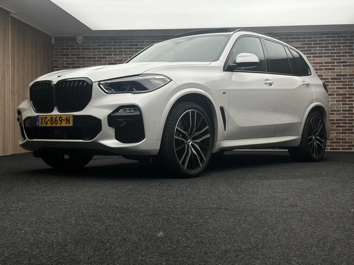 xDrive40i High Executive Pano| Harman Kardon| 360 camera