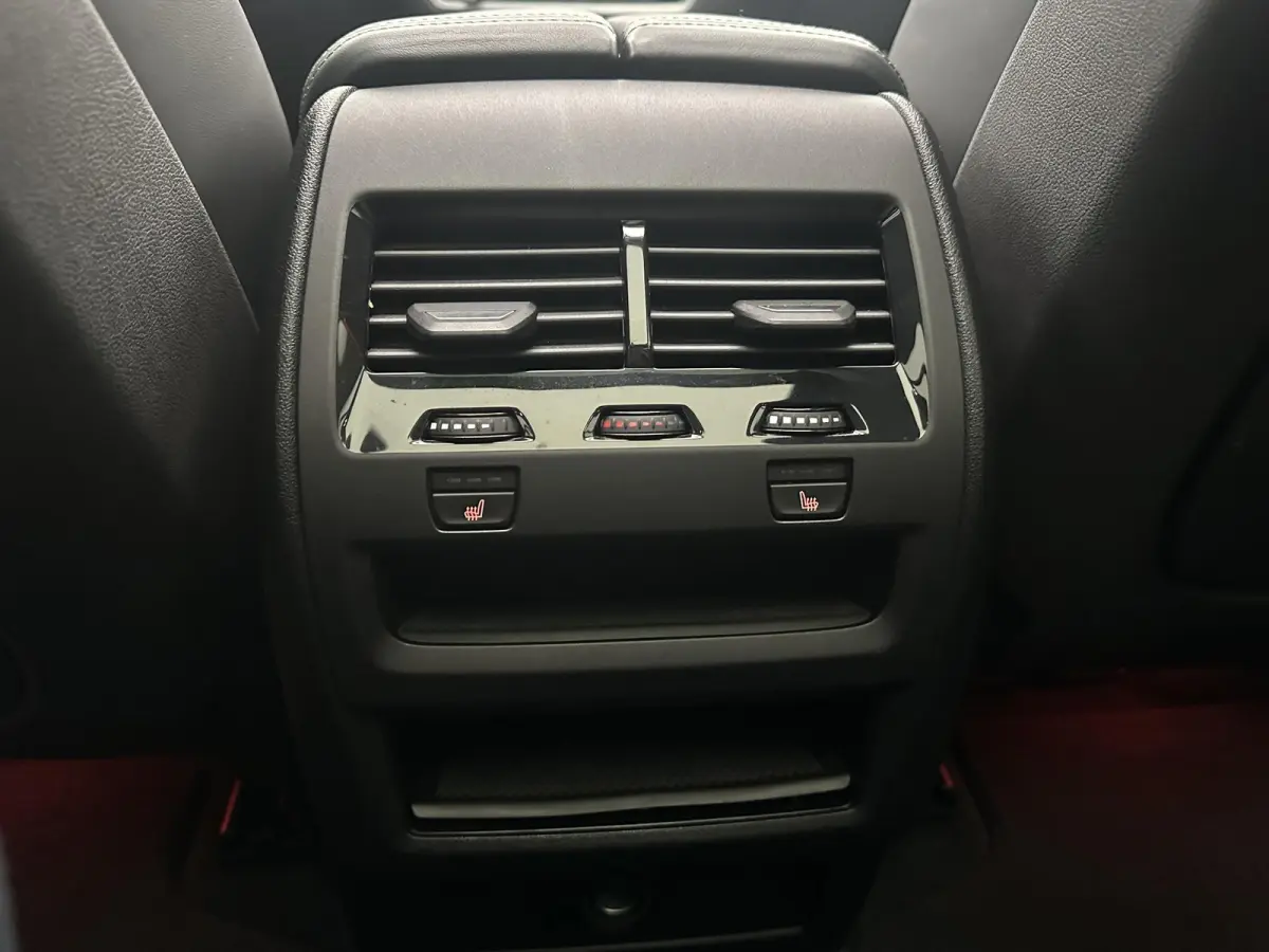 xDrive40i High Executive Pano| Harman Kardon| 360 camera