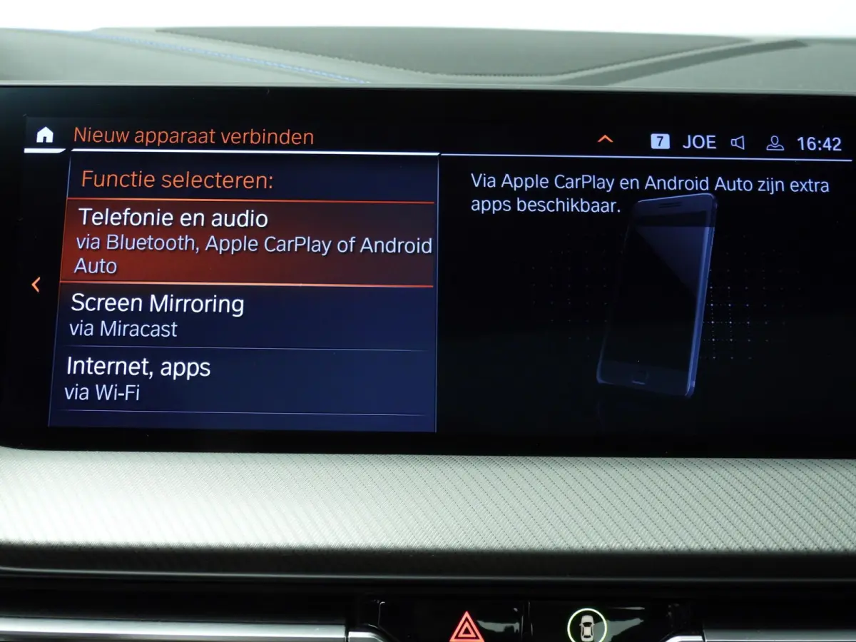 218i | M-Sportpakket | LED | HUD | Panoramadak | Stoelverwarming | DAB | Hifi speakers | Alu 18 inch