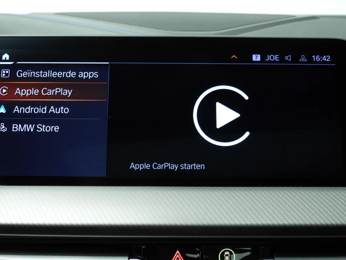 218i | M-Sportpakket | LED | HUD | Panoramadak | Stoelverwarming | DAB | Hifi speakers | Alu 18 inch