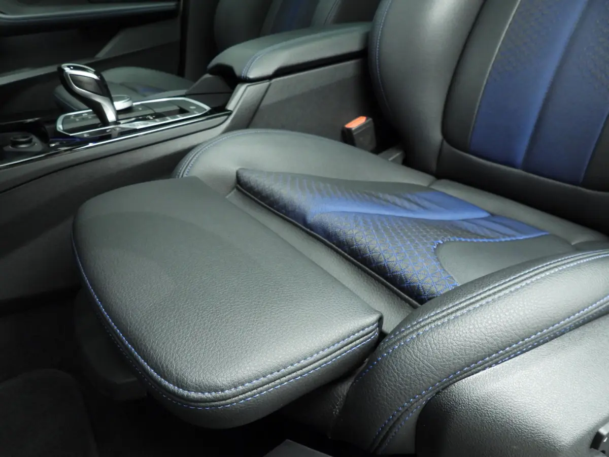218i | M-Sportpakket | LED | HUD | Panoramadak | Stoelverwarming | DAB | Hifi speakers | Alu 18 inch