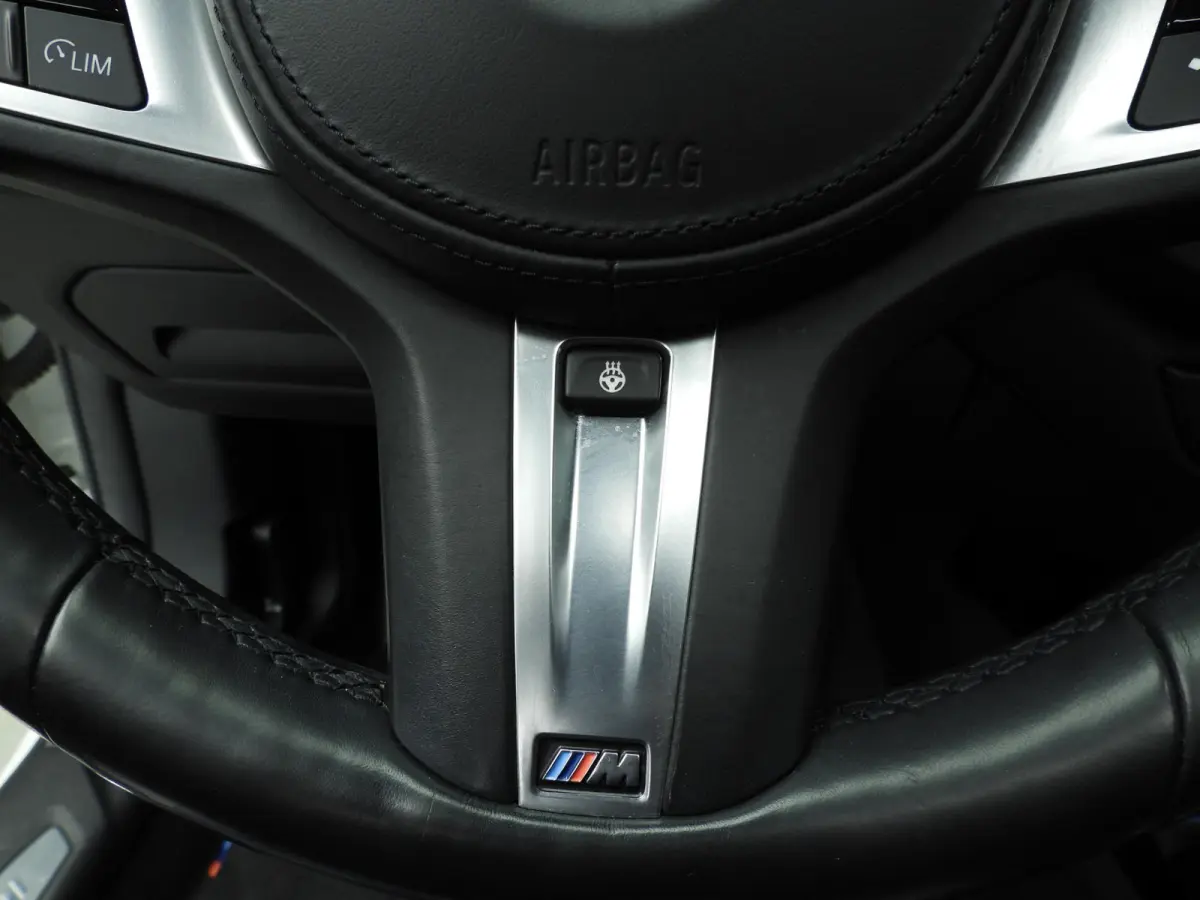 218i | M-Sportpakket | LED | HUD | Panoramadak | Stoelverwarming | DAB | Hifi speakers | Alu 18 inch